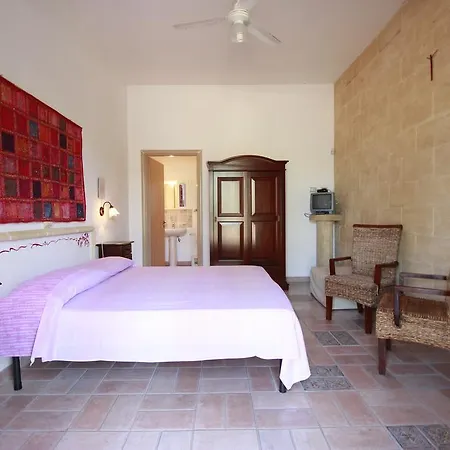 Domus Mea Salento مزرعة للإقامة أُجينتو