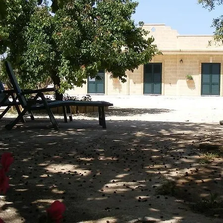 مزرعة للإقامة Domus Mea Salento
